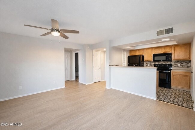 Photo - 1101 S Sycamore Unit 207