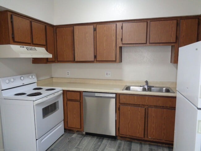 Photo - 2822 E Kathleen Rd Unit #203