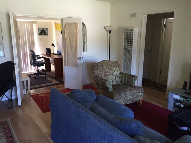 Photo - 341 Foothill Blvd Unidad A