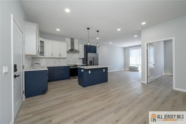 Photo - 202 W 7th St Unit 2F