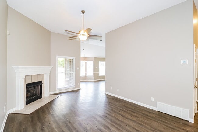 Photo - 1883 Banstead Dr