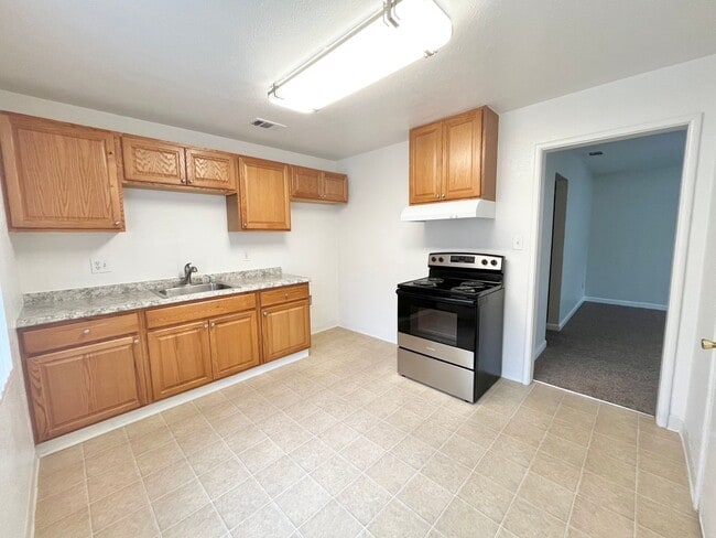 Photo - 1815-1817 Madrone Avenue Unit 1815