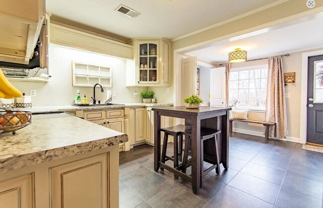 Gorgeous 4 Bedroom Home in Adamsville - Gorgeous 4 Bedroom Home in Adamsville