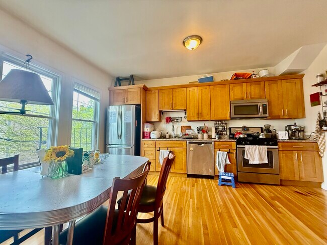 1190 Cambridge St Unit 3B