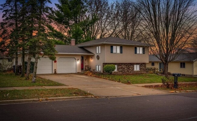 Building Photo - 606 Vilas St Unit 606 Vilas