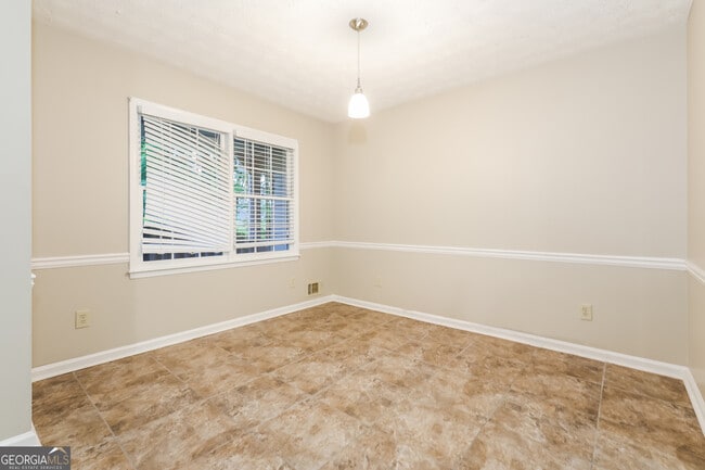 Photo - 145 Cowan Dr