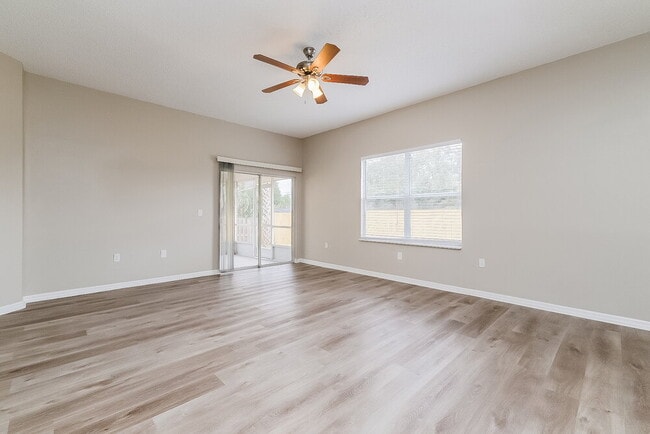 Photo - 807 Greenbelt Cir