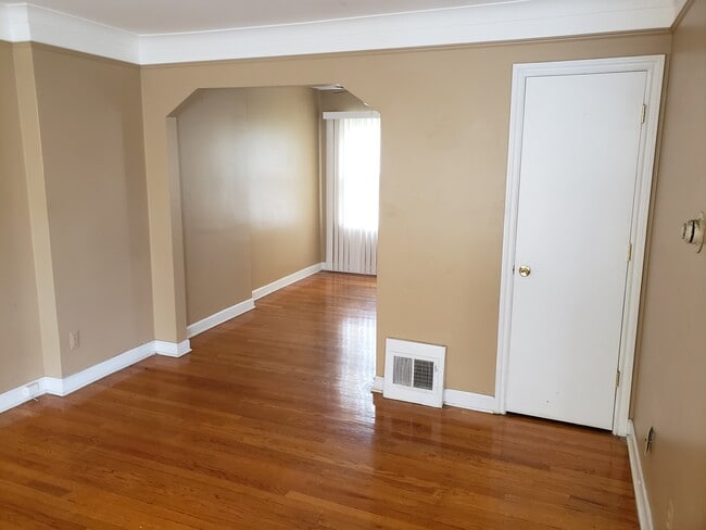 Photo - 383 Merton Rd Unit 383