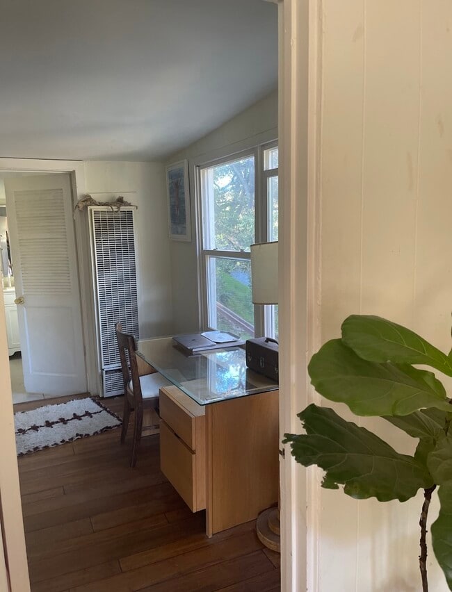 Photo - 1279 Oakwood Dr