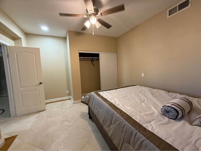 1411 Scenic Ct