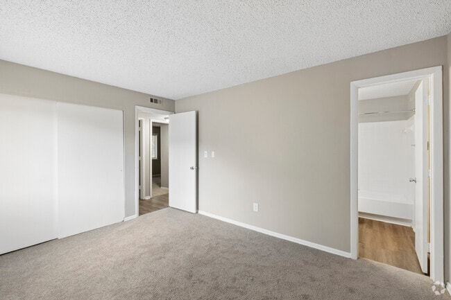 3BR, 2BA - 1,049SF - Primary Bedroom