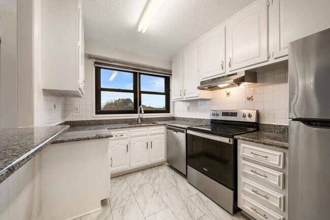 Photo - 7855 JFK Blvd E Unit 6L