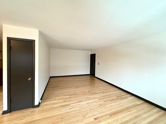 Photo - 424 Elgin Ave Unit 8