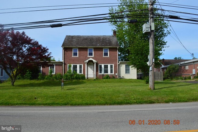 Building Photo - 430 Main St Unit B Rental