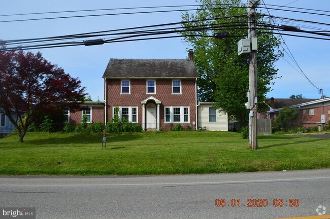 Building Photo - 430 Main St Unit B Rental