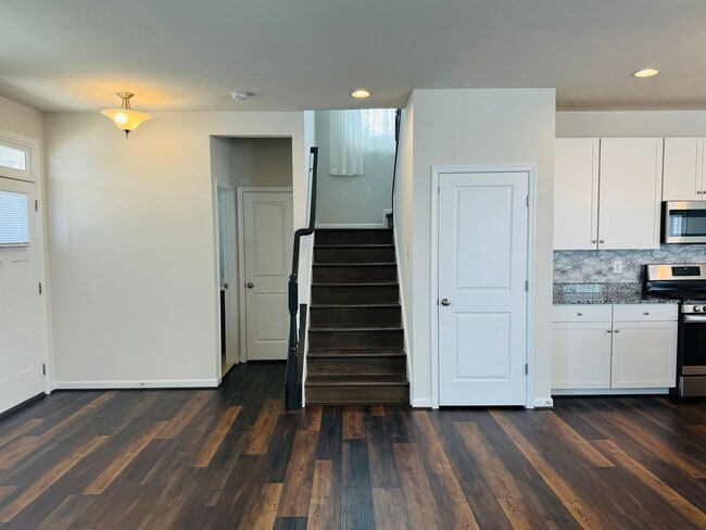 Photo - EMBREY MILL - ALMOST NEW - BEAUTIFUL 4 BEDROOM HOME