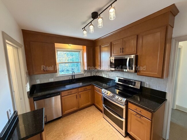 Photo - 7530 Shallowford Rd