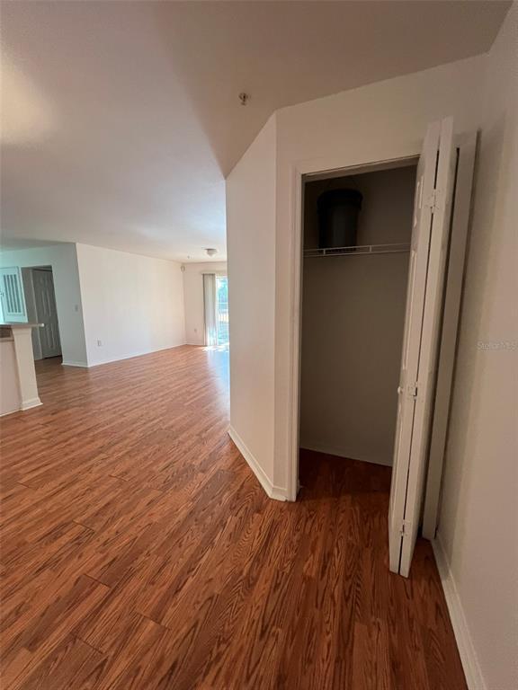 Photo - 5471 Vineland Rd Unit 7209