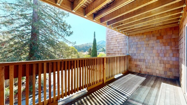 Photo - 50 Corte Real Unit 2