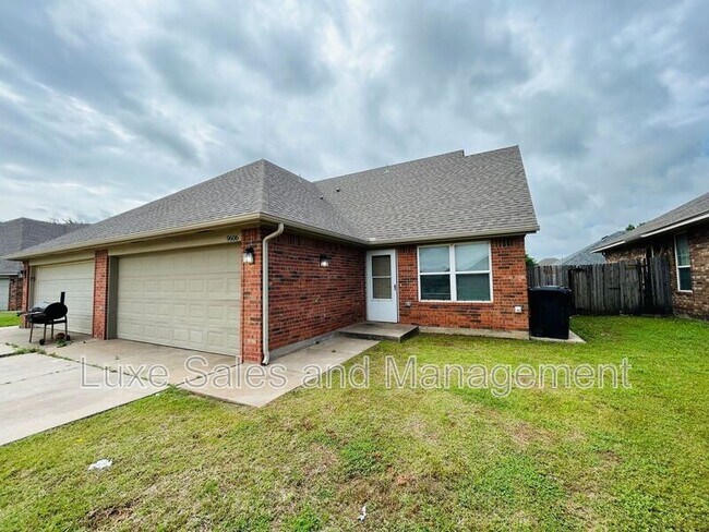 Photo - 9606 SW 17th St