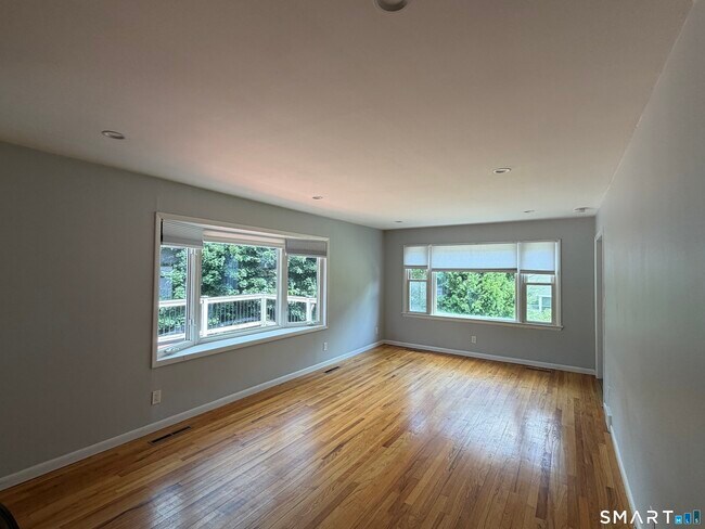 Photo - 18 Hilltop View Rd