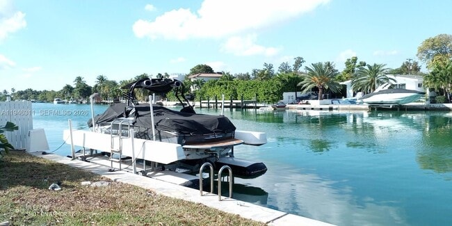 Photo - 1735 Calais Dr Unit 4