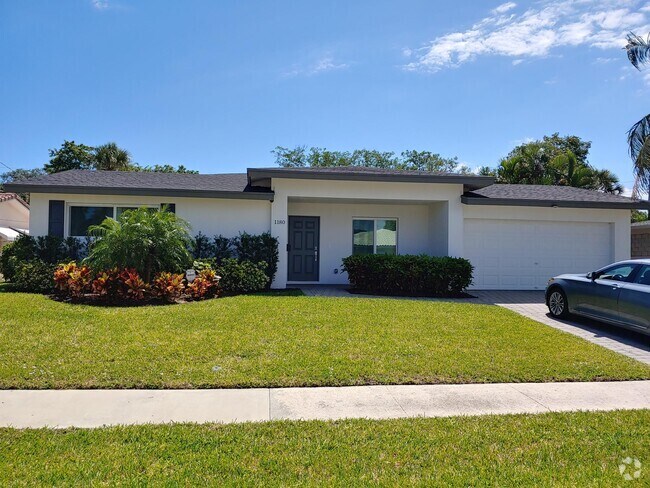 Building Photo - 1180 SW 14th St Rental