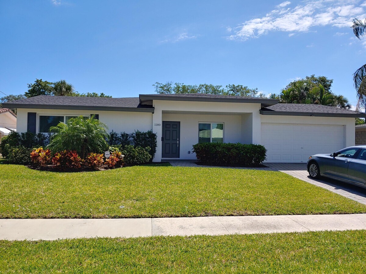Photo - 1180 SW 14th St Casa