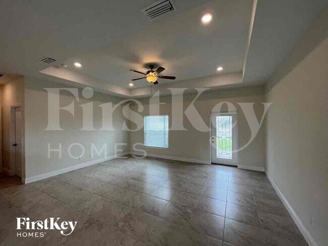Photo - 633 NW 28th St