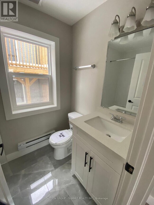 Photo - 200 Ardagh Rd
