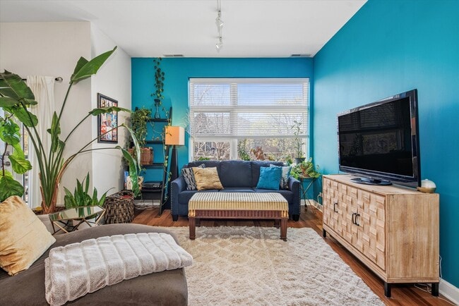 Photo - 3741 N Wolcott Ave Unit 6