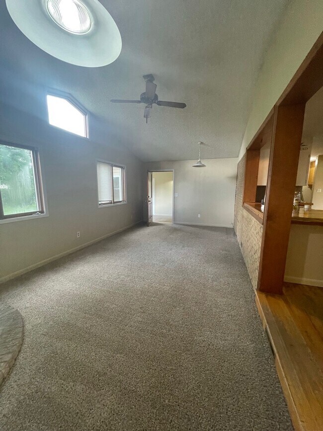 Photo - 501 1st Ave