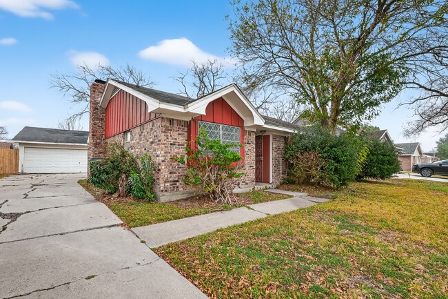 Building Photo - 3902 Beran Dr