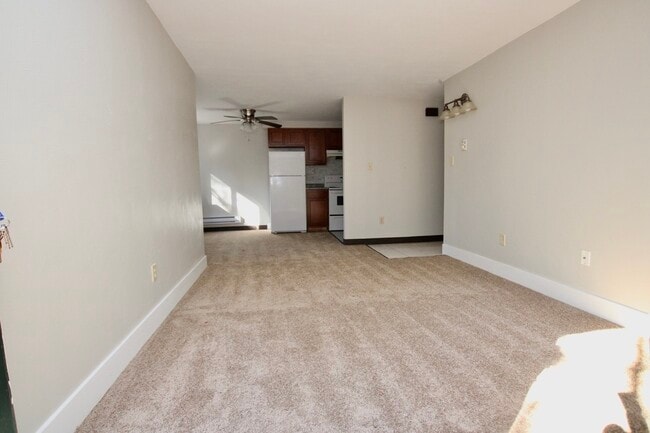 Photo - OAK MANOR -- 052