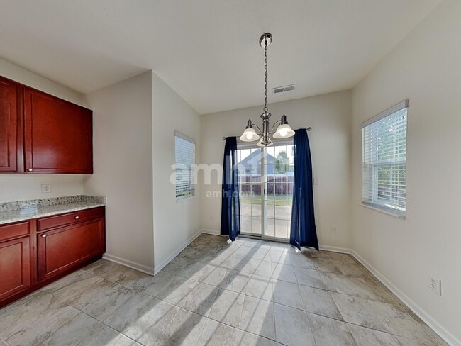 Photo - 635 Prospector Dr