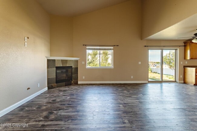 Photo - 4 Bedrooms, 3.5 Bathrooms, 2 Car Garage Home Fore Rent In Remington Estates