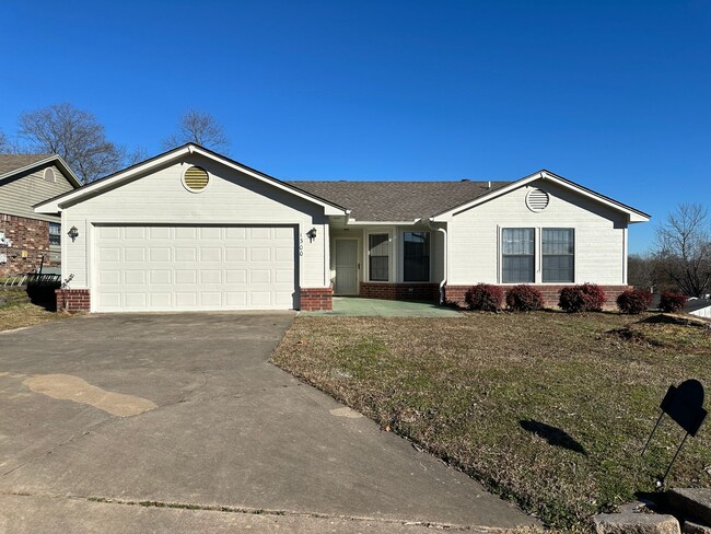 Gorgeous 3 Bed / 2 Bath Home in Barling - Gorgeous 3 Bed / 2 Bath Home in Barling
