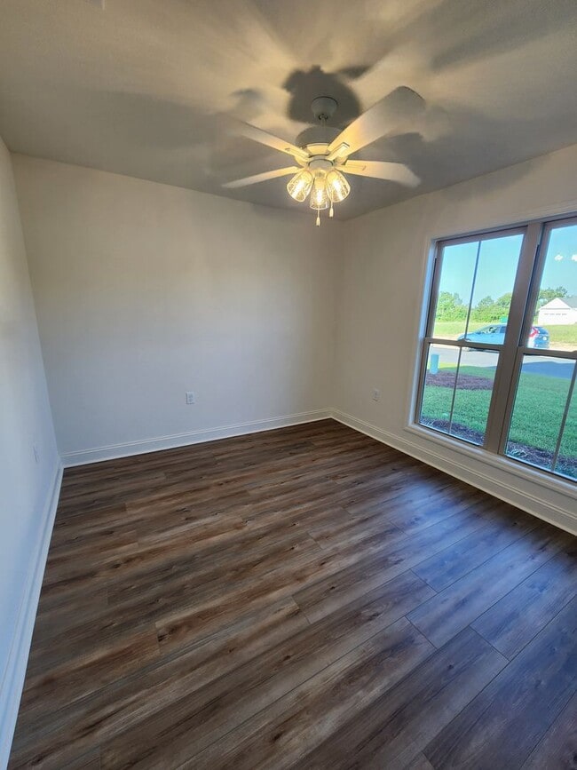 Photo - !!New Construction!! NEAR Pinegrove Elementary/Middle - 4BR Home with Granite Countertops, LVP Fl...