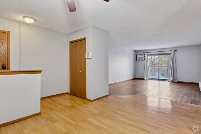 Building Photo - Maintenance Free Living in a Quiet Neighbo... Unit 307 Rental