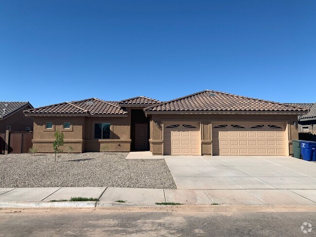 Building Photo - NEWER 4 BEDROOM HOME IN PARK WEST!