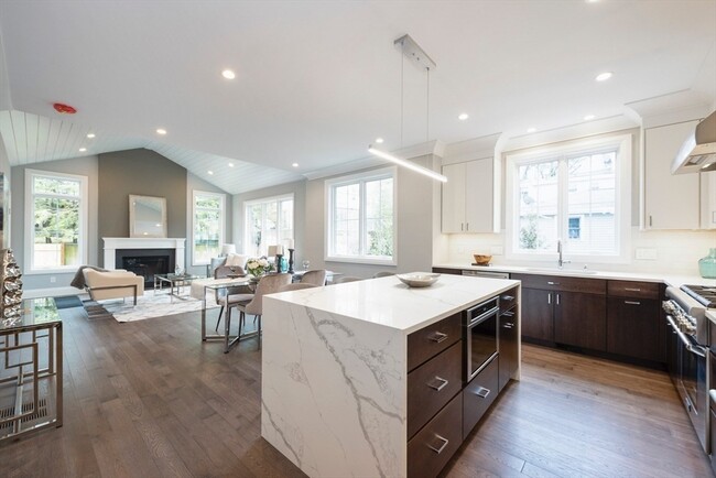 Photo - 962 Walnut St