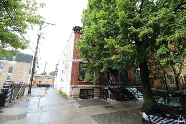 Building Photo - 1959 N Seminary Ave Unit 1R Rental