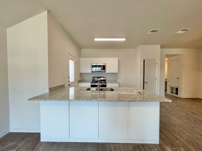 Photo - 1704 Clovis Dr