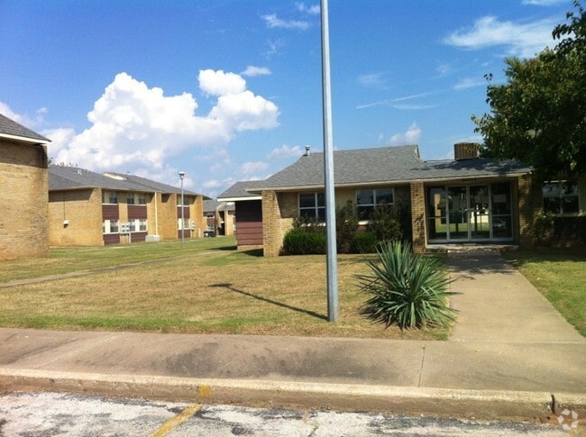Office - 1100 S Byrd St Rental
