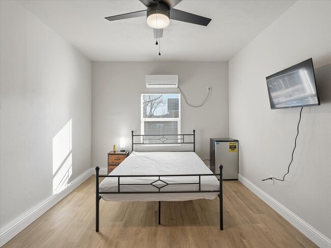 Building Photo - 2717 Sedgeway Ln