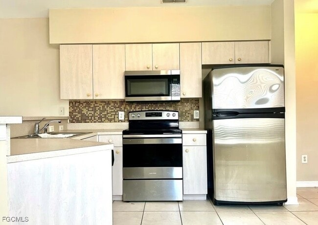 Photo - 909 SW 47th Terrace Unit 201