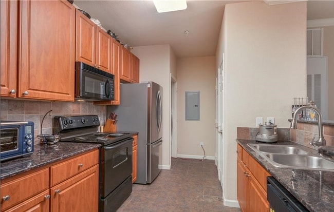 Photo - 600 13th St E Unidad 642