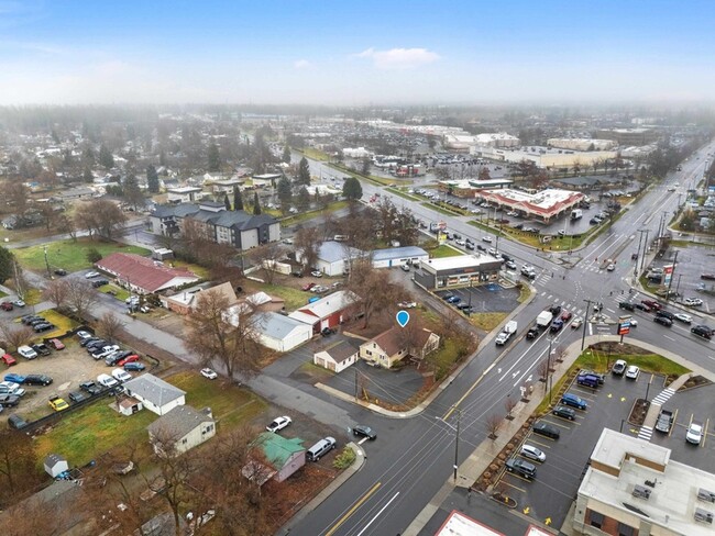 Photo - 107 E Holland Ave