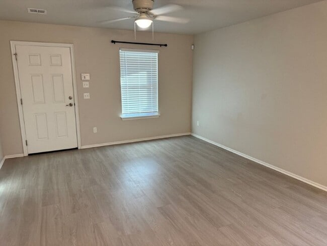 Photo - 55 plus Living in Newcastle! Concierge maintenance, lawncare and all appliances provided!