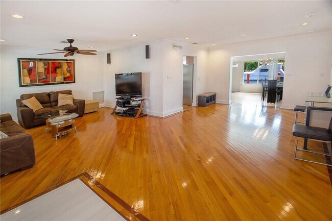 Photo - 360 SE 12th Ave